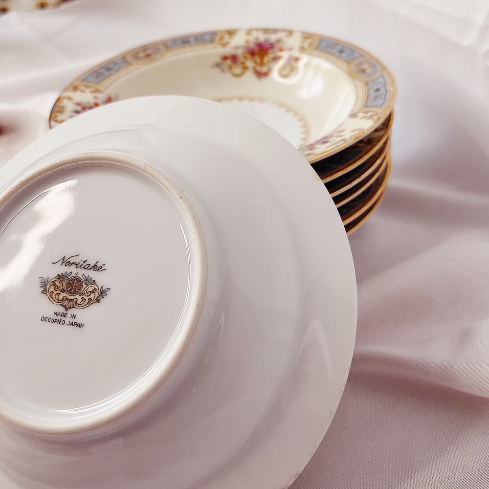 Vintage Noritake china bowls occupied in Japan. 5 inches across.